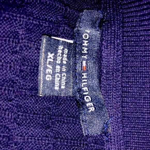 ⭐️ Tommy Hilfiger Sweater - Picture 4 of 5